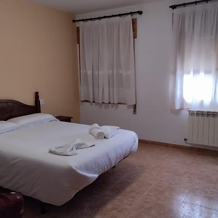 Hostal Estopinan Estopinan del Castillo Exterior foto
