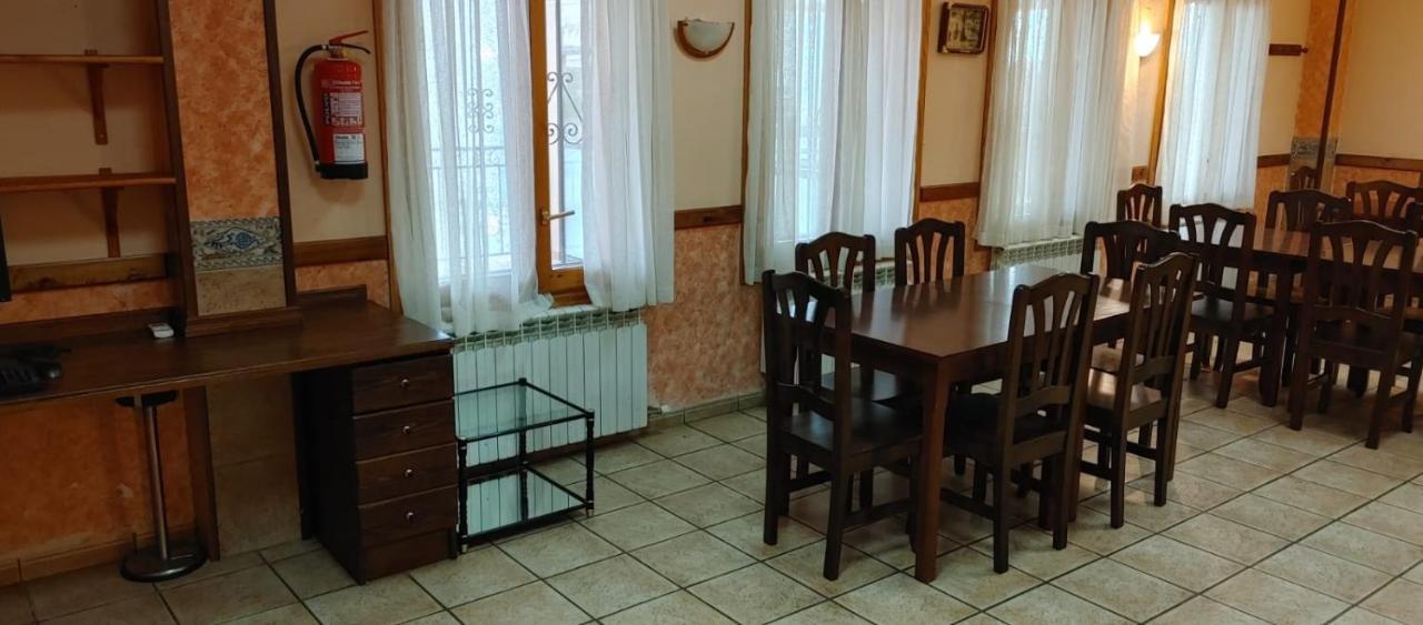 Hostal Estopinan Estopinan del Castillo Exterior foto