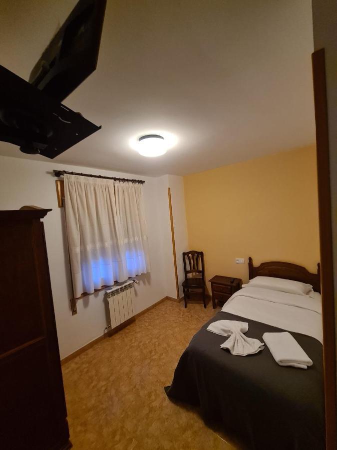 Hostal Estopinan Estopinan del Castillo Exterior foto