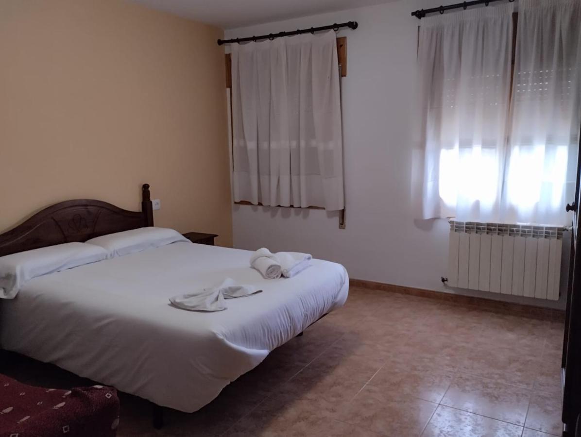 Hostal Estopinan Estopinan del Castillo Exterior foto