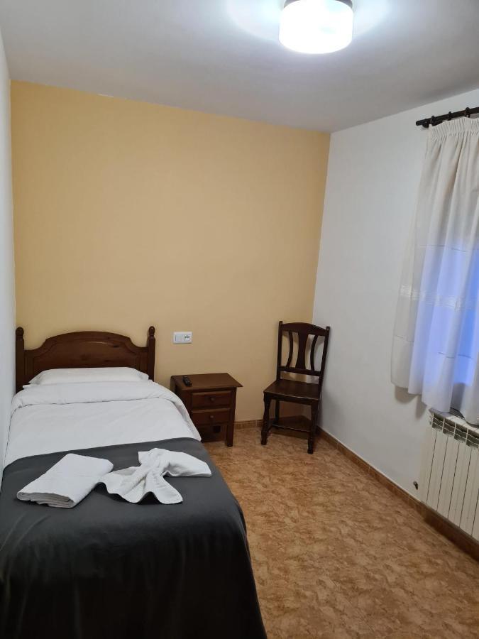Hostal Estopinan Estopinan del Castillo Exterior foto